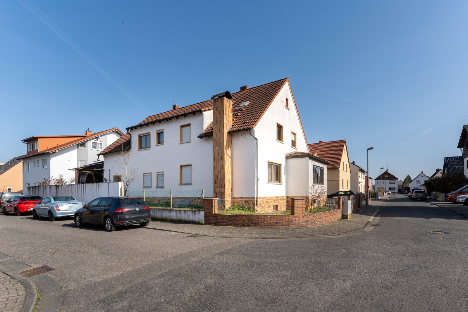 Lampertheim: freistehendes Einfamilienhaus - renovierungsbedürftig 