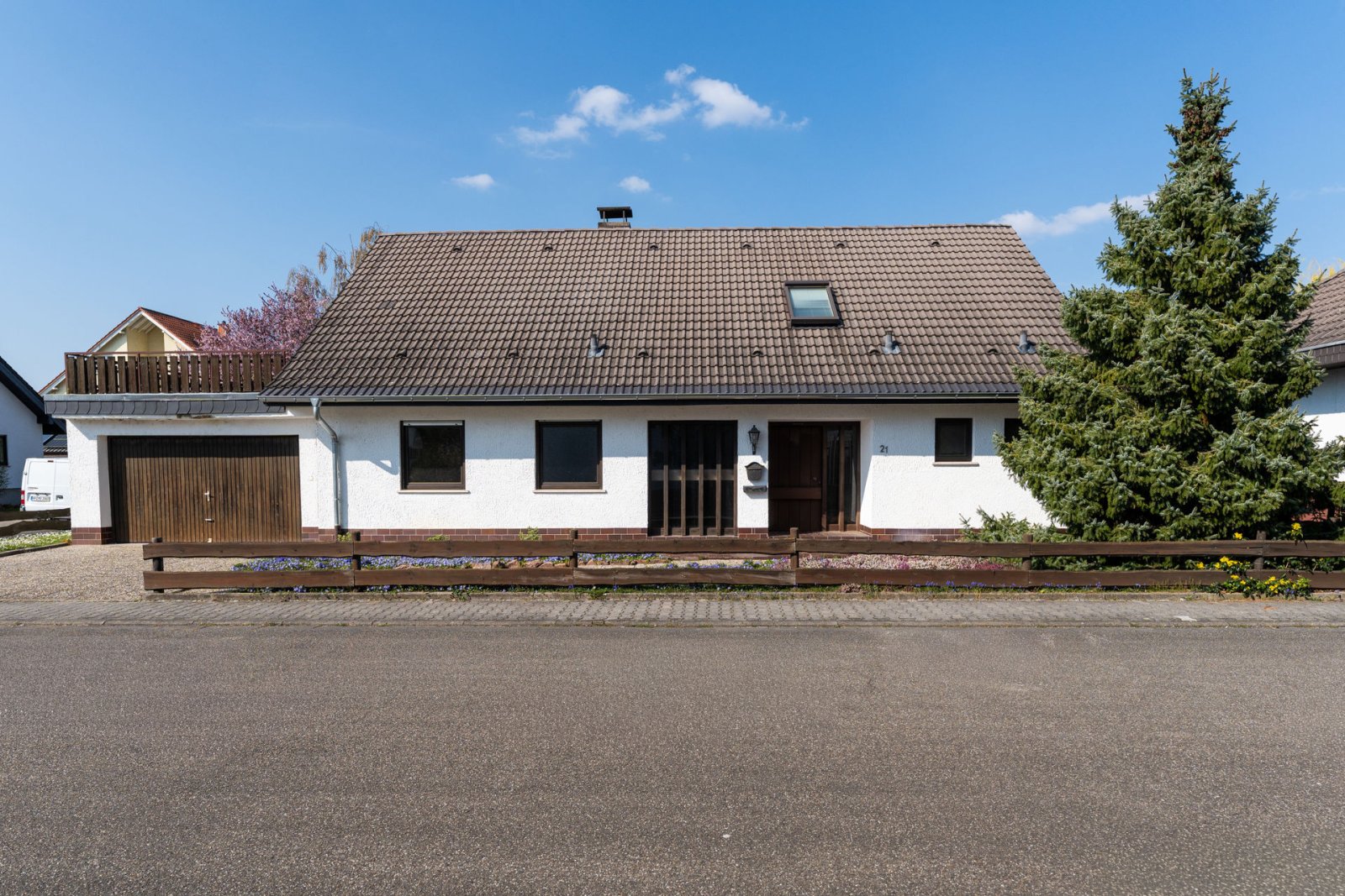 Einfamilienhaus in Biblis – Großzügiges Wohnen auf 203 m² mit viel Platz für die ganze Familie