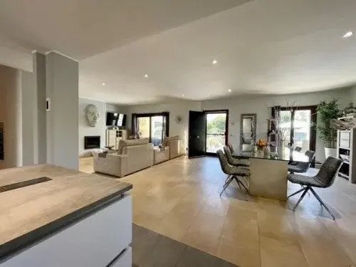 Mallorca - Exklusives Einfamilienhaus mit Meerblick vom Balkon und Pool!