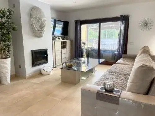 Mallorca - Exklusives Einfamilienhaus mit Meerblick vom Balkon und Pool!