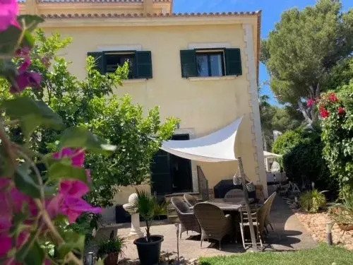 Mallorca - Exklusives Einfamilienhaus mit Meerblick vom Balkon und Pool!