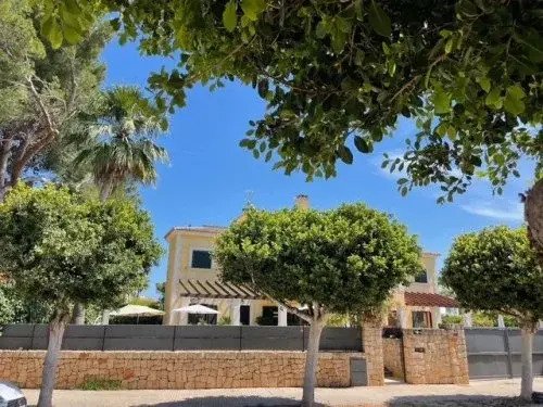 Mallorca - Exklusives Einfamilienhaus mit Meerblick vom Balkon und Pool!