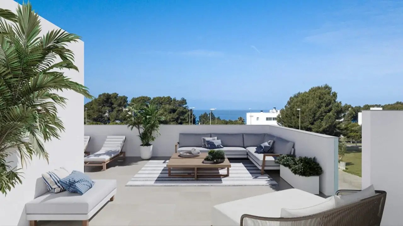 Zeitlose Eleganz: Moderne Neubau-Villa mit Garten, Pool und Meerblick