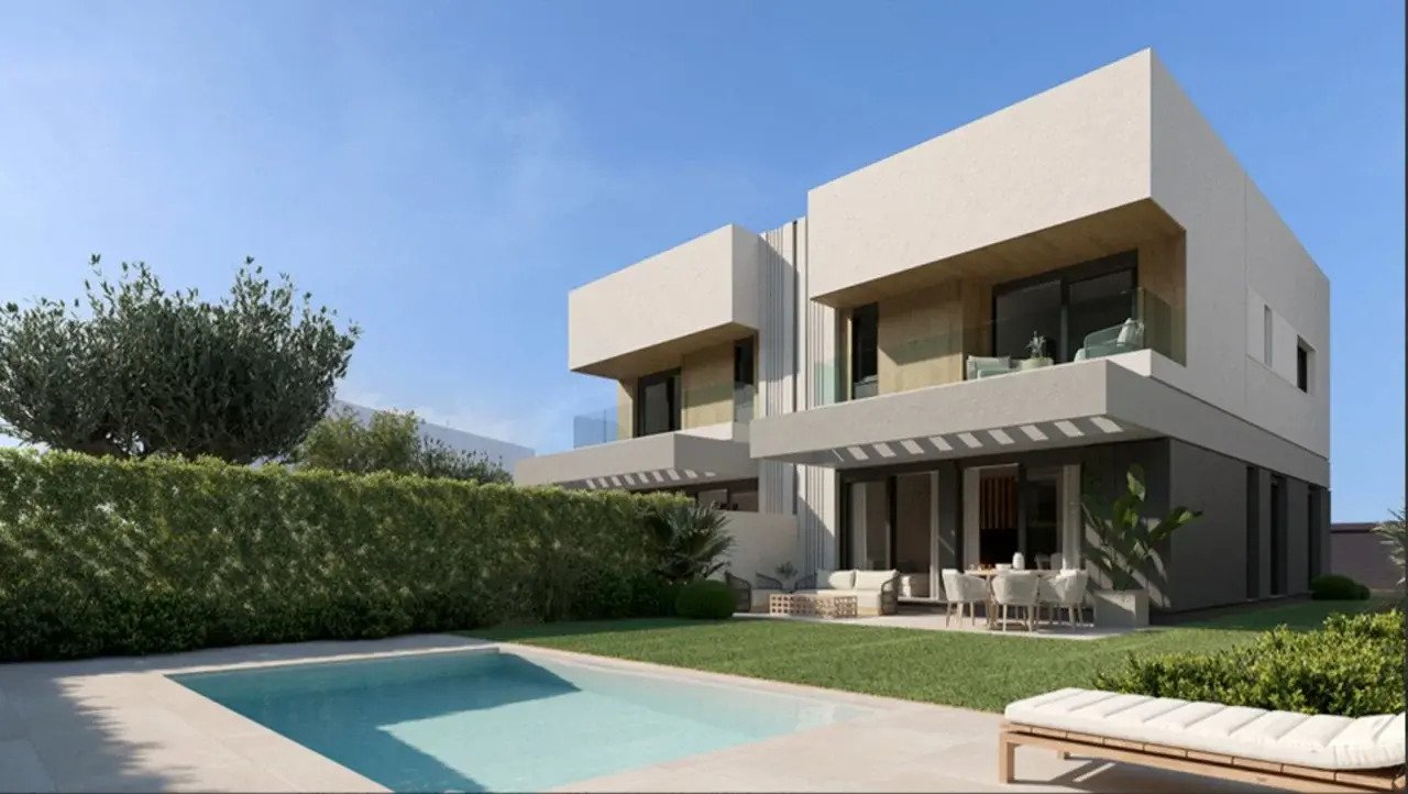 Zeitlose Eleganz: Moderne Neubau-Villa mit Garten, Pool und Meerblick