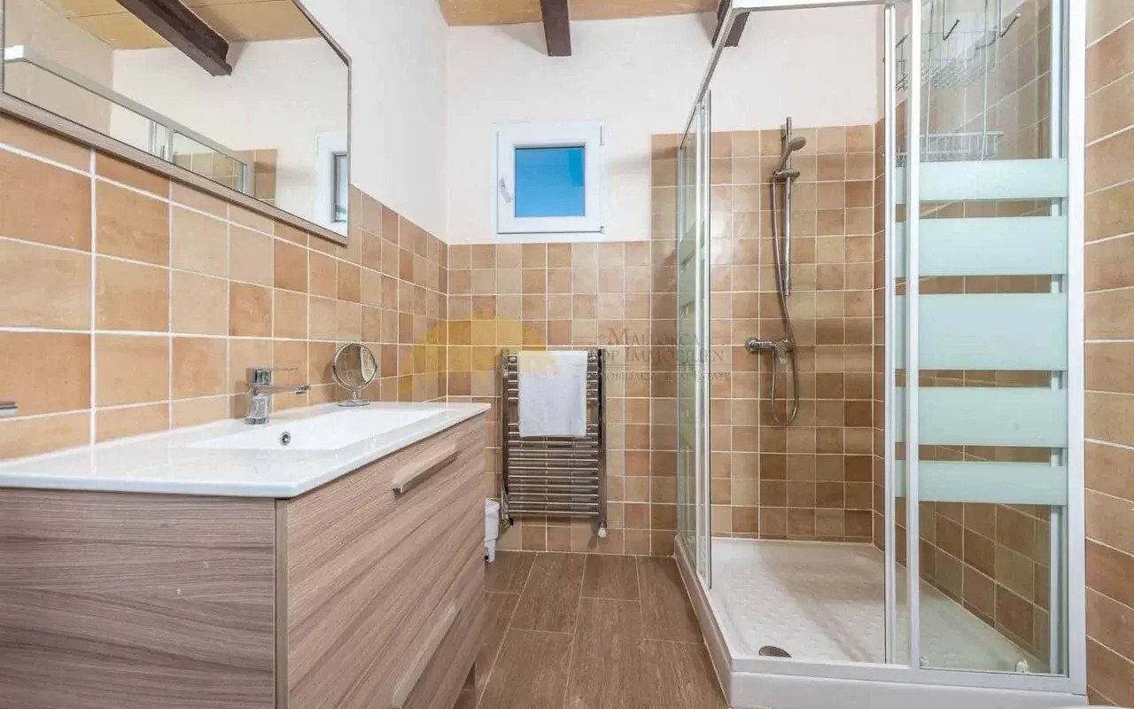 Mallorca - Exklusive Finca mit Tennisplatz, Pool und Ferienvermietungslizenz – Eine Oase der Ruhe und Eleganz