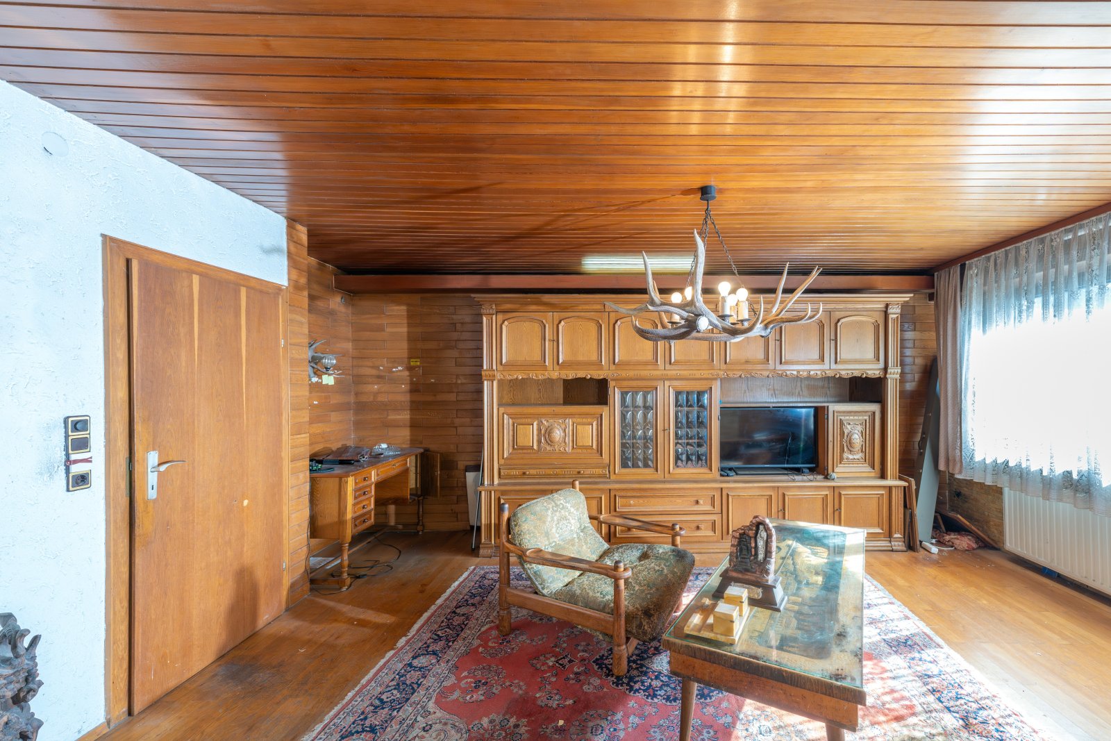 freistehendes Einfamilienhaus - renovierungsbedürftig