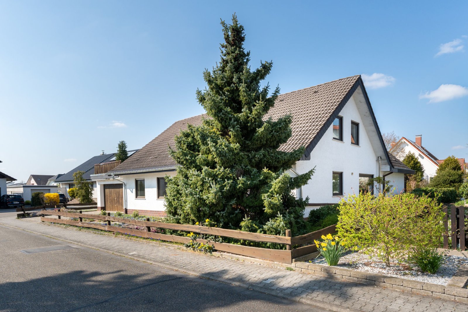 Einfamilienhaus in Biblis – Großzügiges Wohnen auf 203 m² mit viel Platz für die ganze Familie