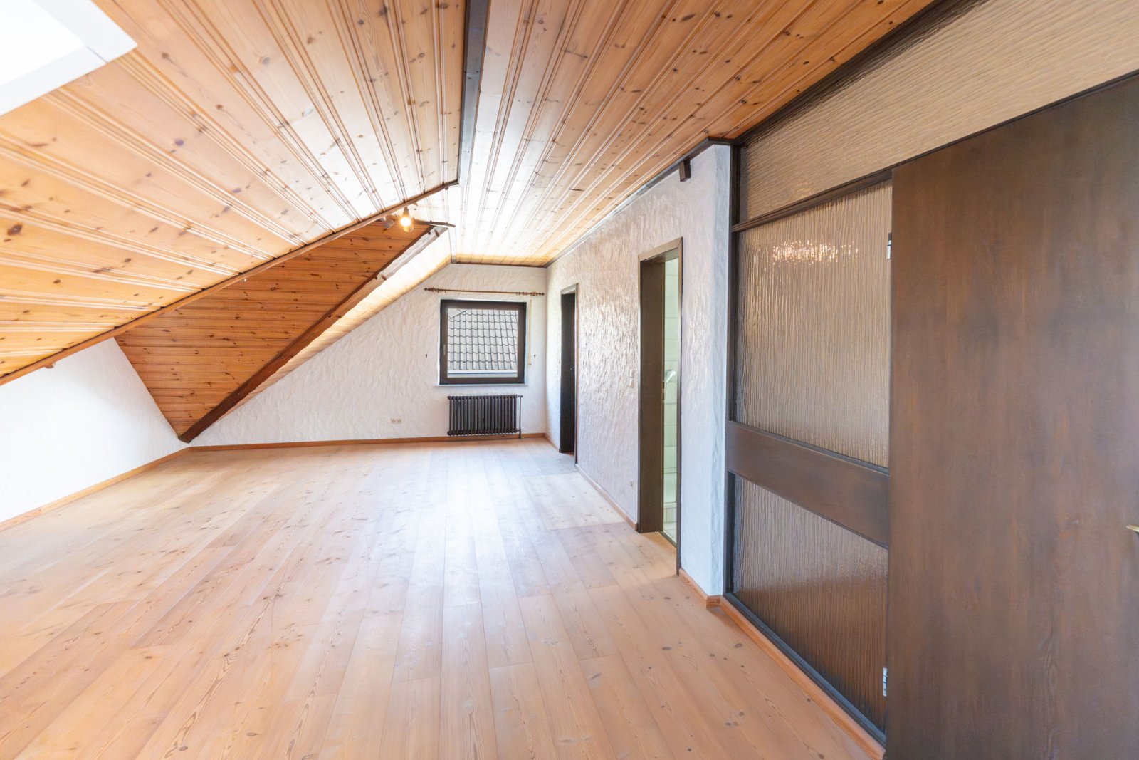 Einfamilienhaus in Biblis – Großzügiges Wohnen auf 203 m² mit viel Platz für die ganze Familie