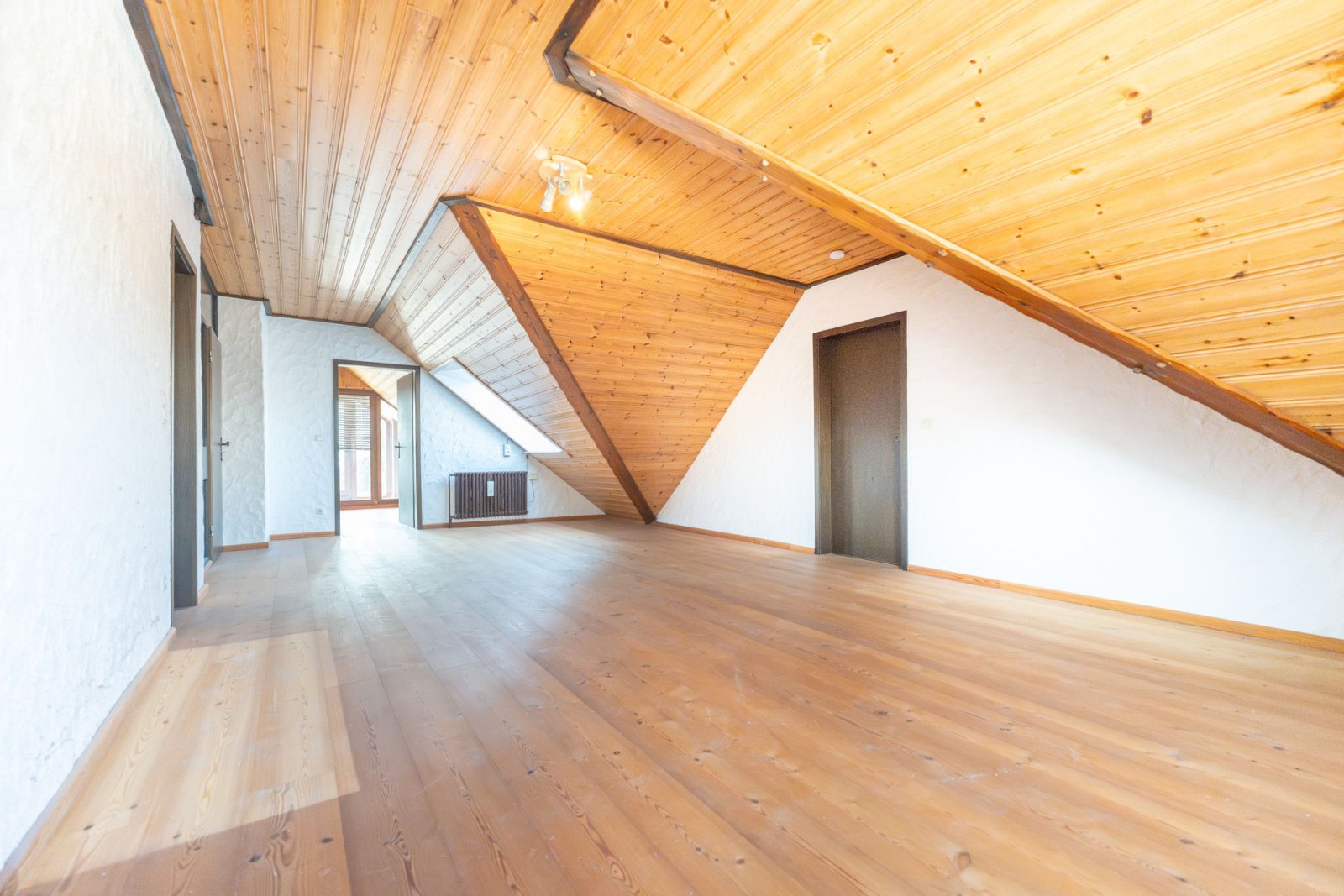 Einfamilienhaus in Biblis – Großzügiges Wohnen auf 203 m² mit viel Platz für die ganze Familie